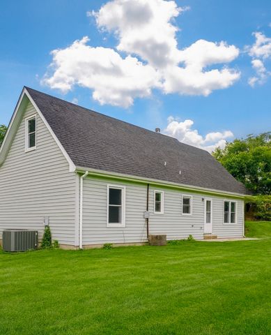 2455 Outlaw Rd, Woodlawn, TN 37191