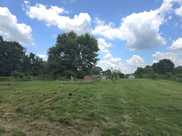 2455 Outlaw Rd, Woodlawn, TN 37191