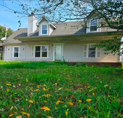 2455 Outlaw Rd, Woodlawn, TN 37191