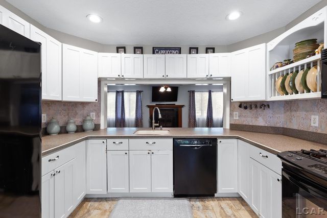 15858 Lelah Lane, Addison, MI 49220