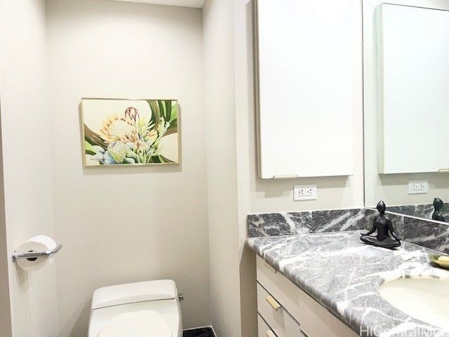 1888 Kalakaua Avenue 1806, Honolulu, HI 96815