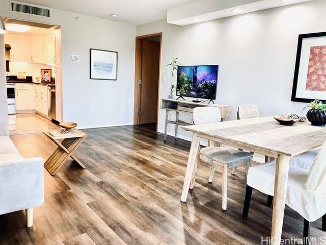 1888 Kalakaua Avenue 1806, Honolulu, HI 96815