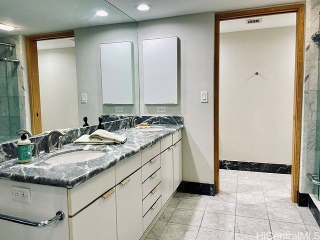1888 Kalakaua Avenue 1806, Honolulu, HI 96815