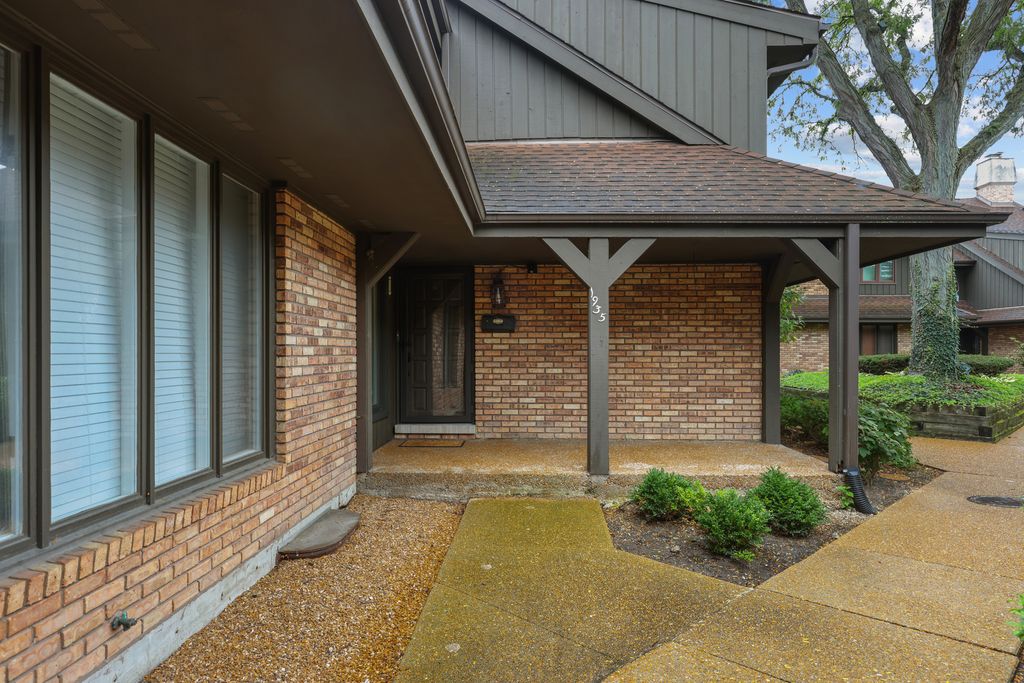 1935 Mission Hills Lane, Northbrook, IL 60062 — exterior