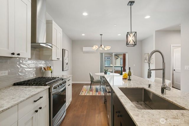 1058 Cabin Creek Lane SW, Issaquah, WA 98027