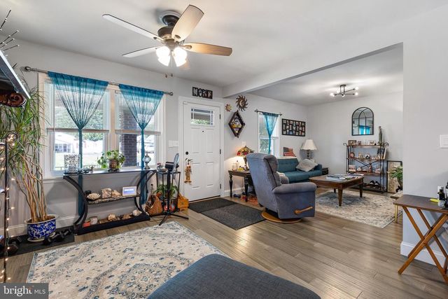 2404 LINCOLN AVE, Claymont, DE 19703