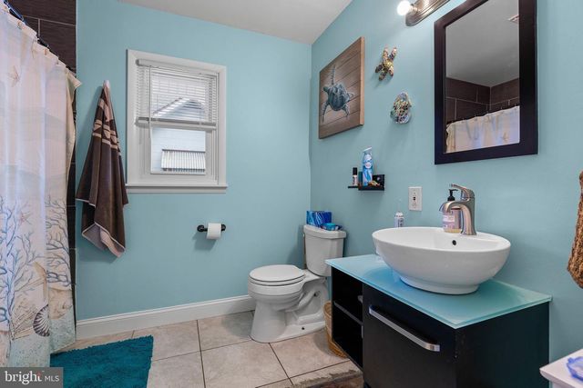 2404 LINCOLN AVE, Claymont, DE 19703