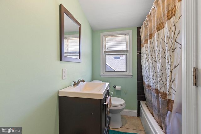 2404 LINCOLN AVE, Claymont, DE 19703