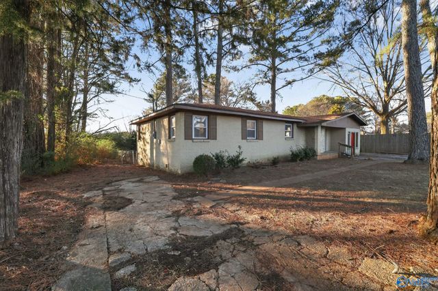 1711 Brandon Town Road NW, Huntsville, AL 35816