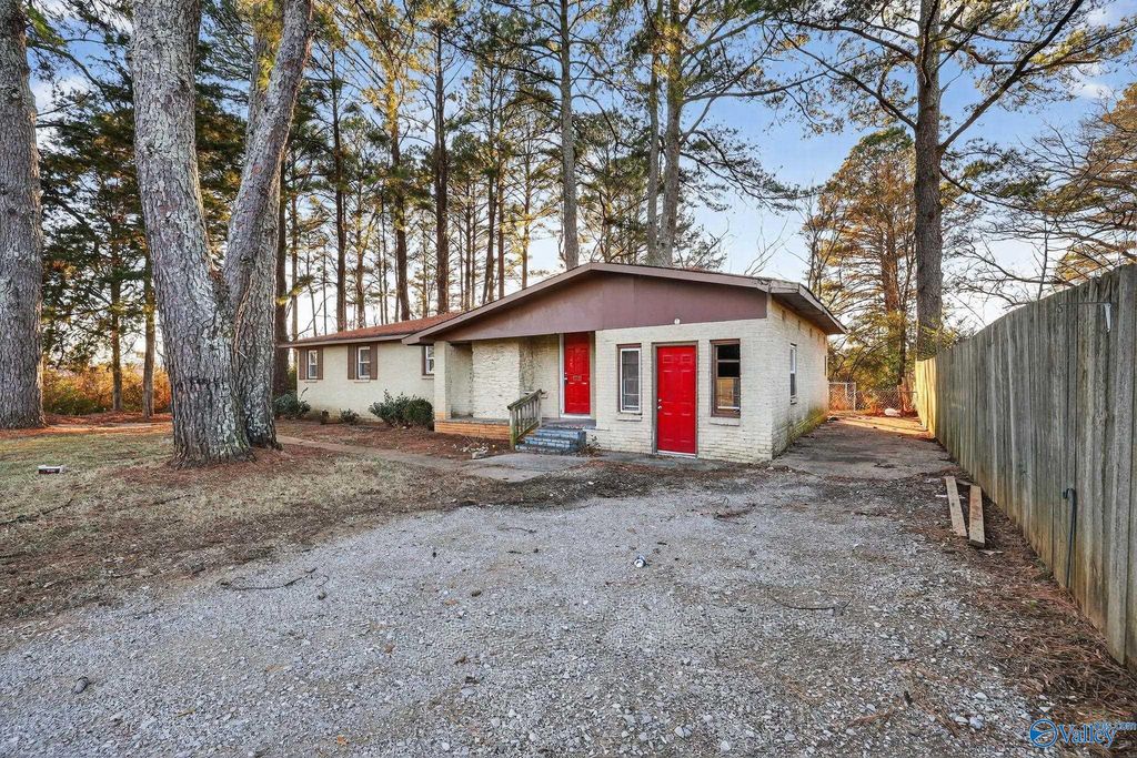 1711 Brandon Town Road NW, Huntsville, AL 35816