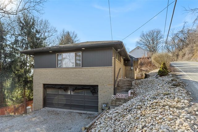 2219 Hill Road, South Heights, PA 15081