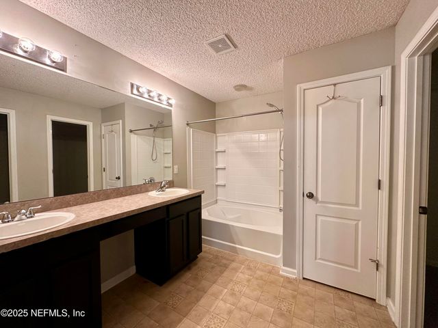 6764 GENTLE OAKS Drive, Jacksonville, FL 32244