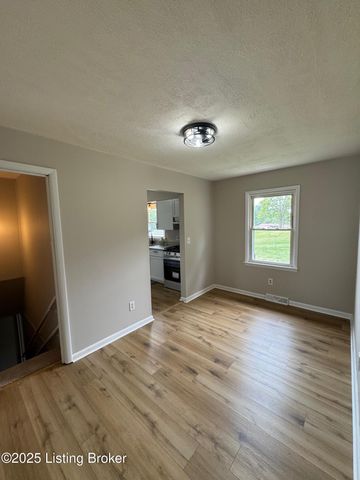 621 Jimwood Dr, Vine Grove, KY 40175