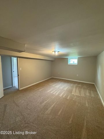 621 Jimwood Dr, Vine Grove, KY 40175