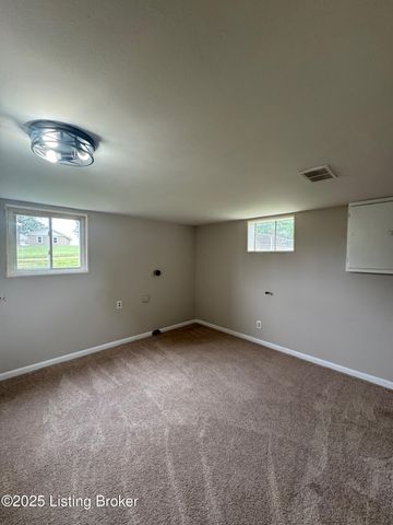 621 Jimwood Dr, Vine Grove, KY 40175