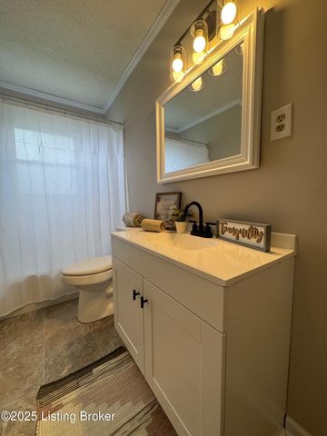 621 Jimwood Dr, Vine Grove, KY 40175