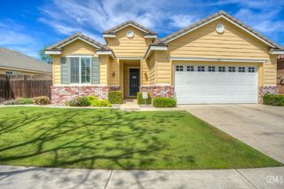 331 Hollyhill Drive, Bakersfield, CA 93312