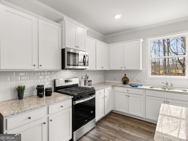 33 Etowah Parkway, Dawsonville, GA 30534