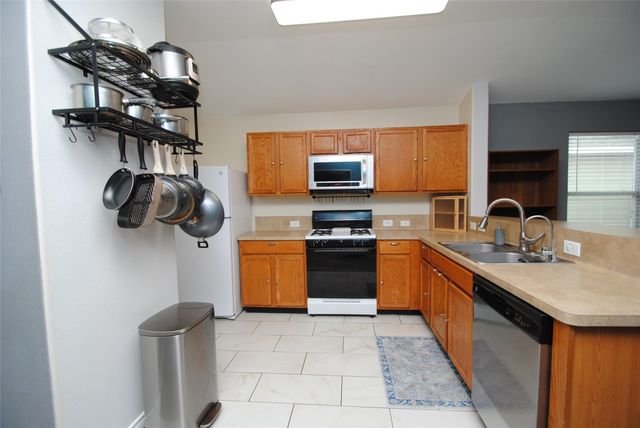 1802 Adobe Stone Drive, Humble, TX 77396