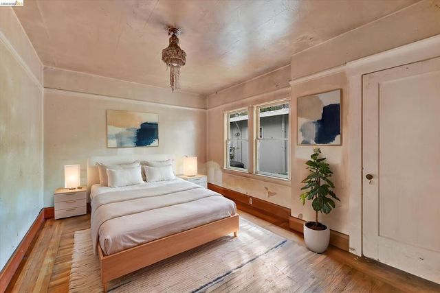 2219 Derby St, Berkeley, CA 94705