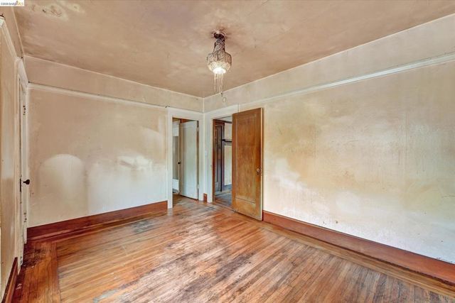 2219 Derby St, Berkeley, CA 94705