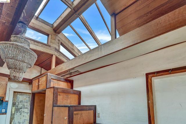 2219 Derby St, Berkeley, CA 94705