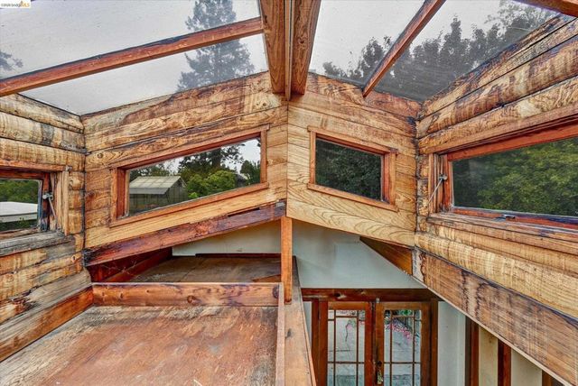 2219 Derby St, Berkeley, CA 94705