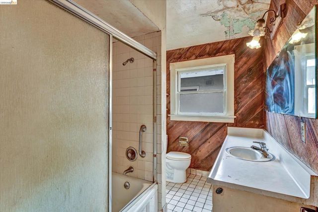 2219 Derby St, Berkeley, CA 94705