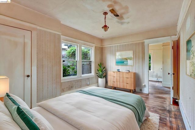 2219 Derby St, Berkeley, CA 94705