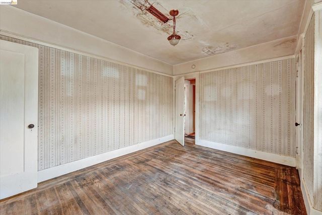 2219 Derby St, Berkeley, CA 94705