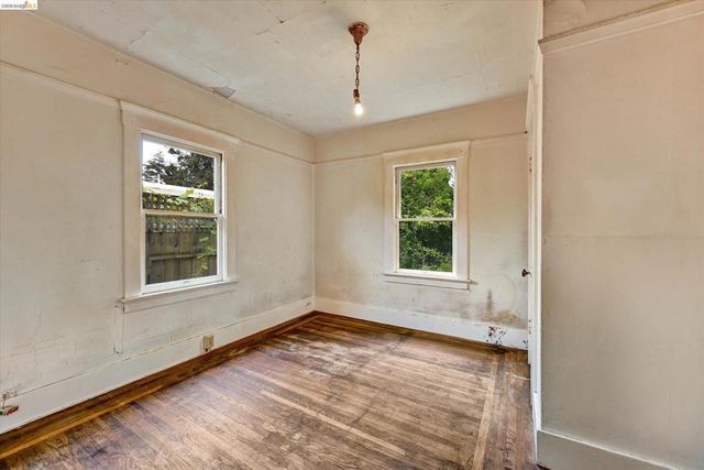 2219 Derby St, Berkeley, CA 94705
