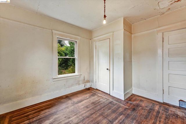 2219 Derby St, Berkeley, CA 94705