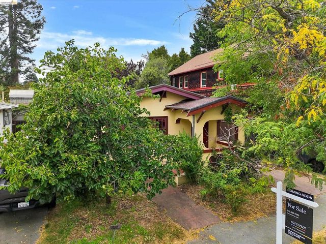 2219 Derby St, Berkeley, CA 94705