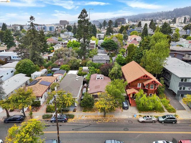2219 Derby St, Berkeley, CA 94705