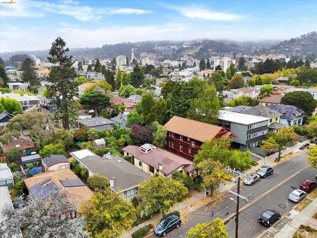 2219 Derby St, Berkeley, CA 94705