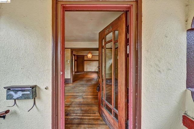 2219 Derby St, Berkeley, CA 94705
