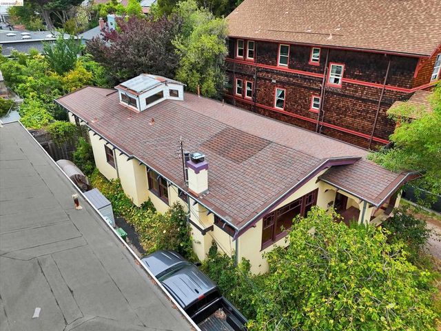 2219 Derby St, Berkeley, CA 94705