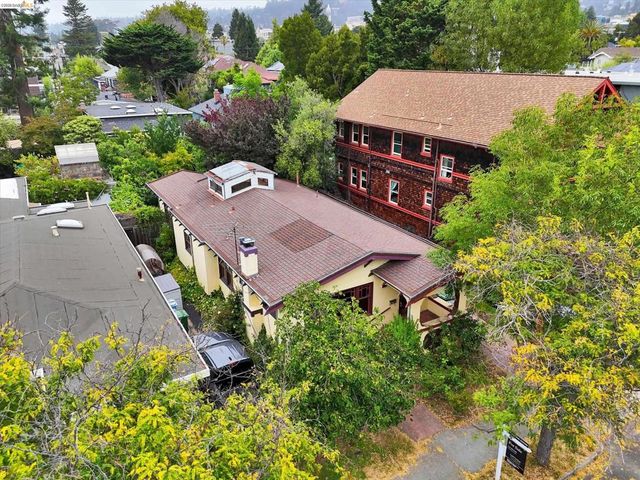 2219 Derby St, Berkeley, CA 94705