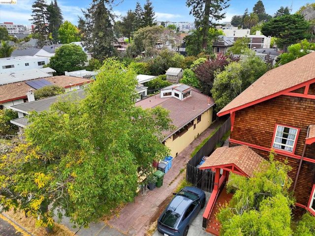 2219 Derby St, Berkeley, CA 94705