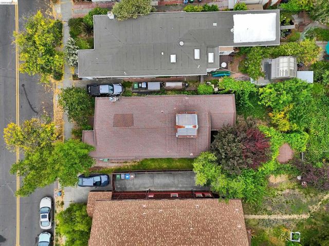 2219 Derby St, Berkeley, CA 94705