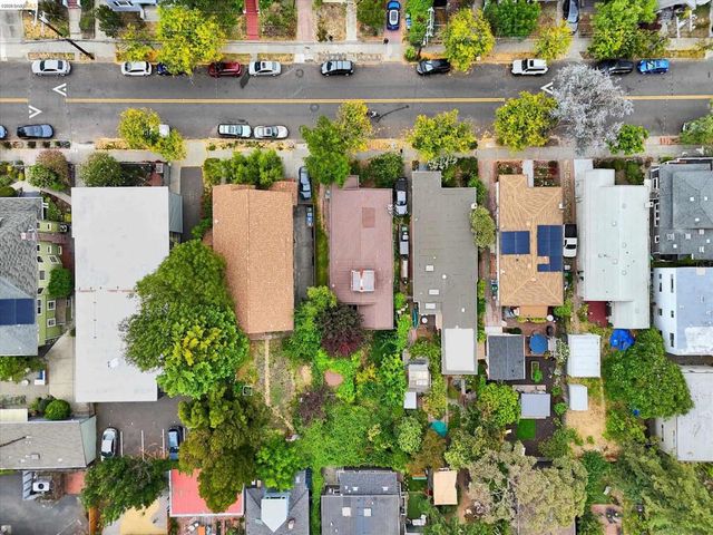 2219 Derby St, Berkeley, CA 94705