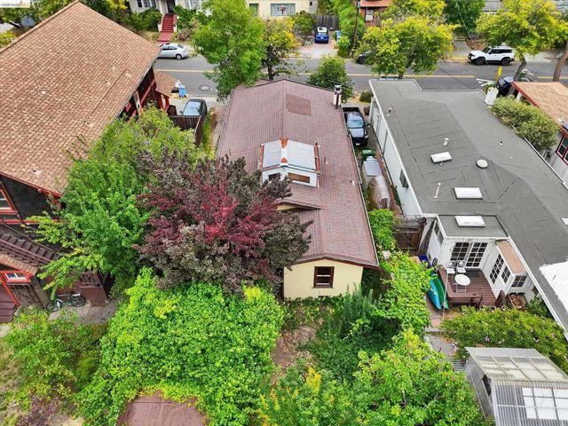2219 Derby St, Berkeley, CA 94705