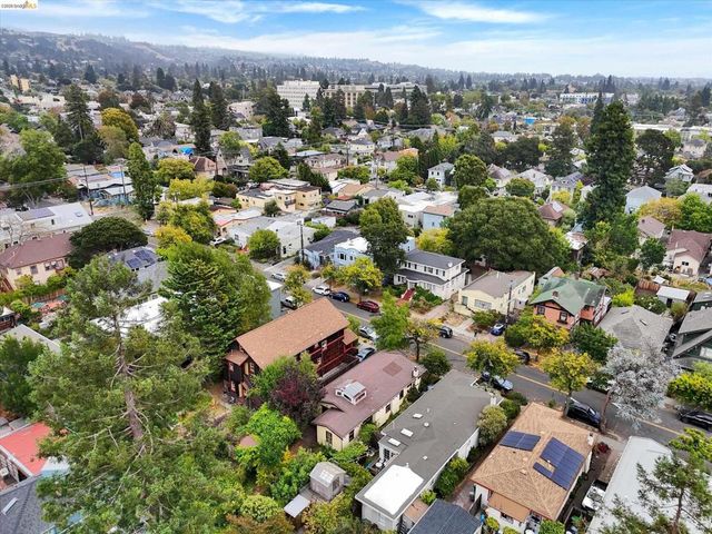 2219 Derby St, Berkeley, CA 94705