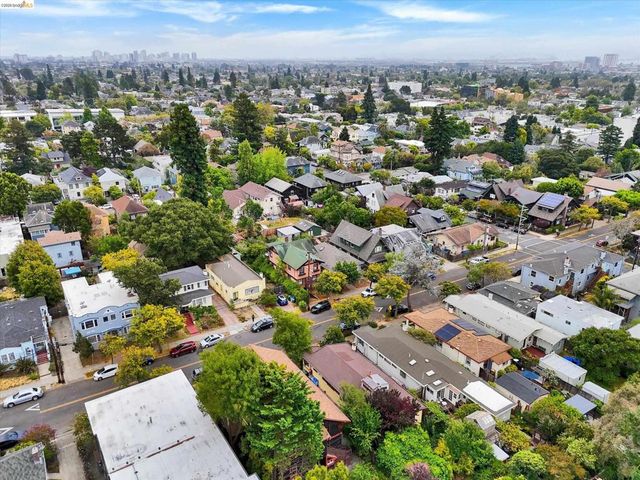 2219 Derby St, Berkeley, CA 94705
