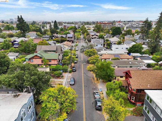 2219 Derby St, Berkeley, CA 94705
