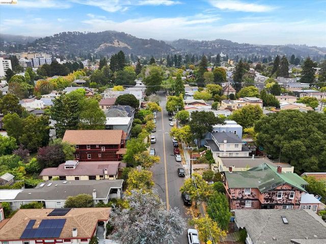 2219 Derby St, Berkeley, CA 94705