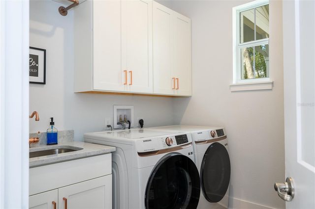 351 W MAIN STREET, Lake Helen, FL 32744