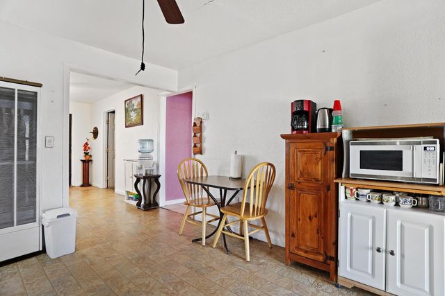 2337 E Alpine Ave, Stockton, CA 95205