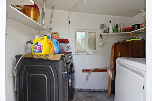 2337 E Alpine Ave, Stockton, CA 95205