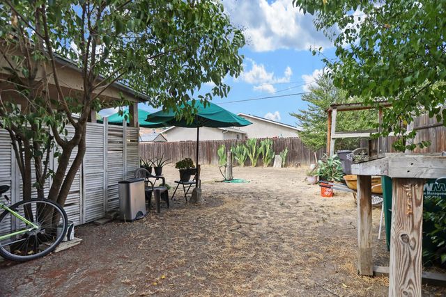 2337 E Alpine Ave, Stockton, CA 95205